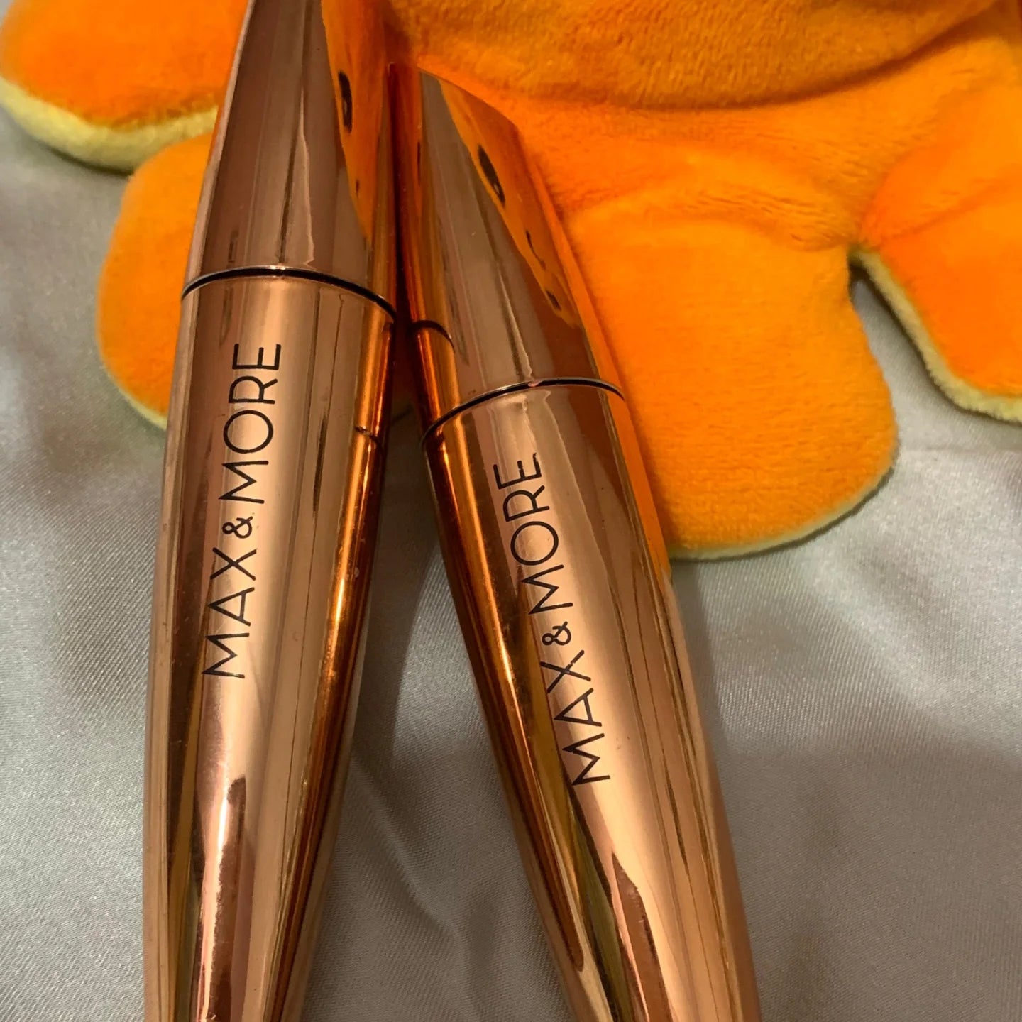 MAX & MORE Volumizing Mascara | Long-Lasting