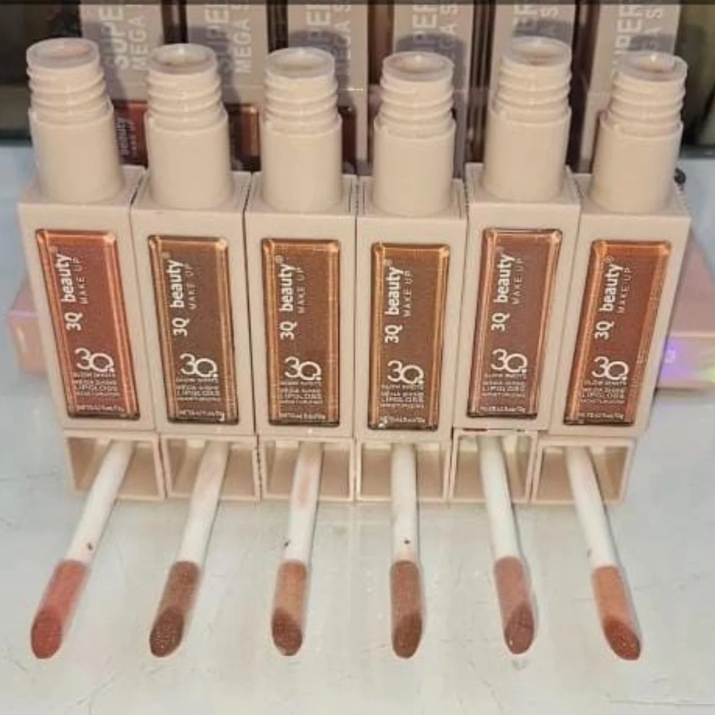 3Q BEAUTY Super Mega Shine Lip Gloss