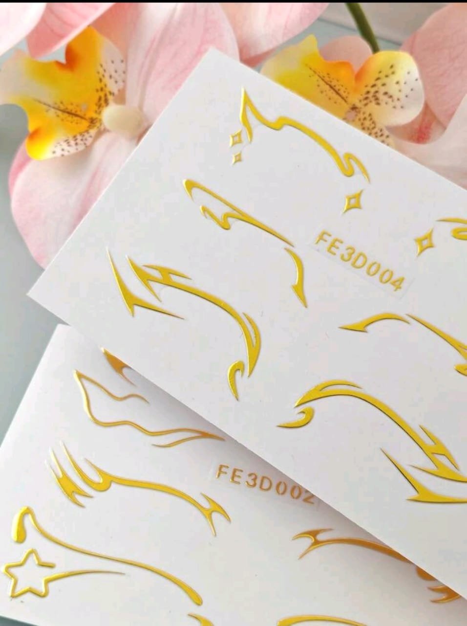 3D Gold Streamlined Eyeliner Sticker | Pack of 2
